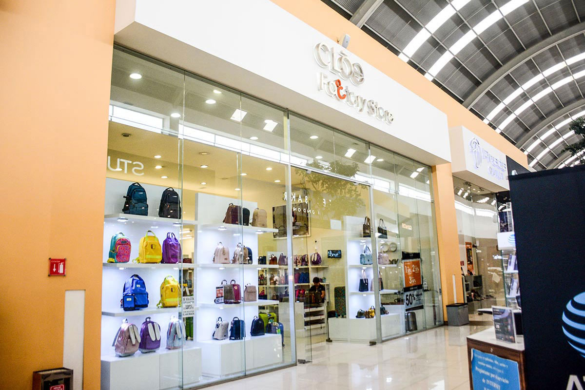 Tienda Cloe en plaza Outlet Puebla Premier
