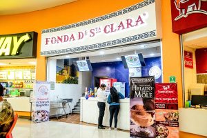 Restaurante la Fonda de Santa Clara en plaza Outlet Puebla Premier