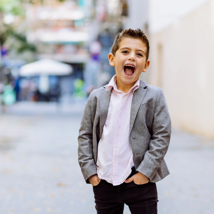 Cómo vestir formal a un niño