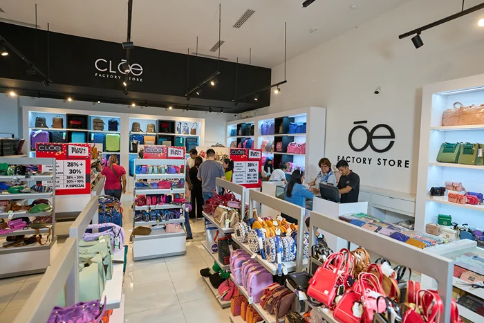 Compras de Buen Fin en plaza Outlet 2025