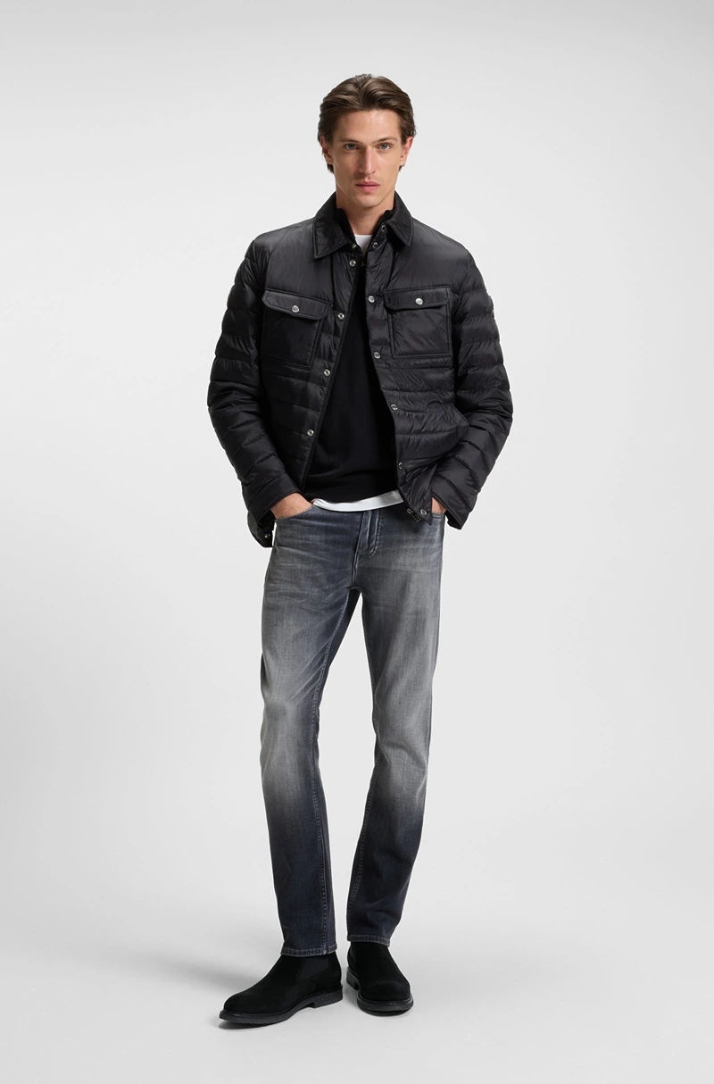 Outfit para caballero combinando botines color negro marca BOSS