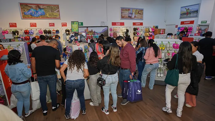 Venta especial en la tienda Crocs de Outlet Puebla Premier por temporada de descuentos