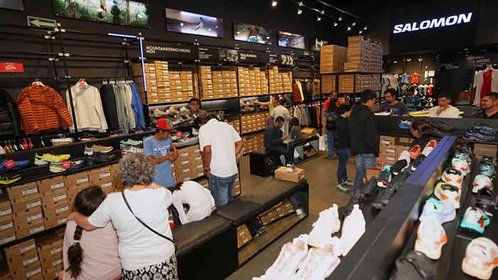 Equipamiento Salomon con descuentos exclusivos para deportistas en el outlet