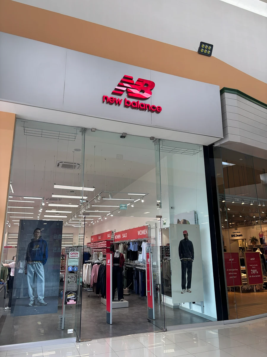 Tienda New Balance en centro comercial Outlet Puebla Premier