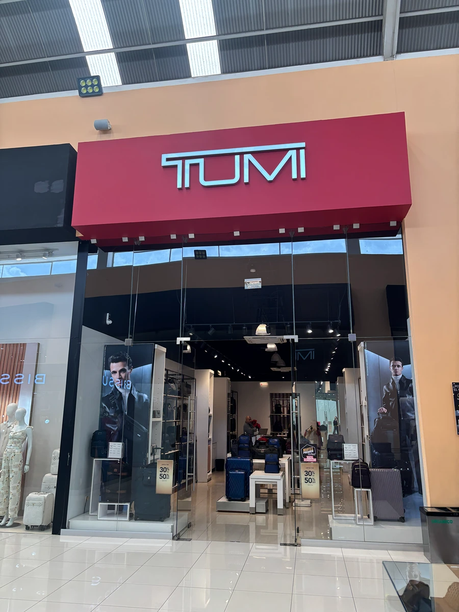 Tienda TUMI Outlet Puebla Premier