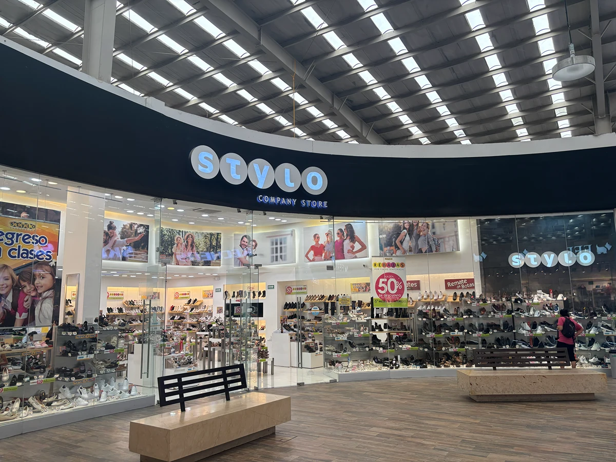 Tienda Stylo en plaza Outlet Puebla Premier
