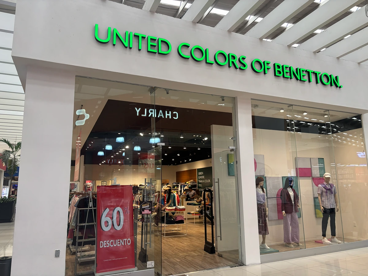 Tienda United Colors Of Benetton en plaza Outlet Puebla Premier